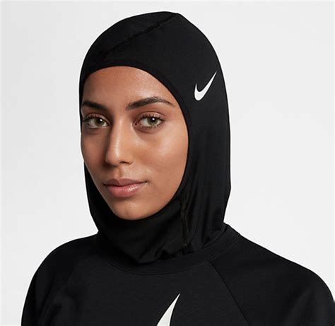 Nike verkoopt sporthoofddoek nu ook in Nederland